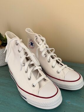 Converse

Chuck Taylor All Star Wedge Platform High Top

Size 9